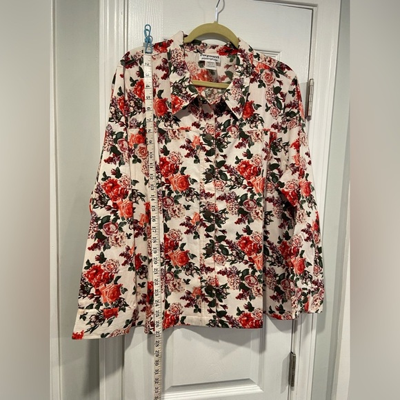 NWOT Potpourri Size 1X Rose Floral Print Button Down Denim Shacket Top Pockets - Picture 8 of 12